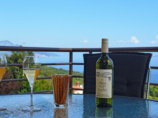 angenehme Terrasse mit Meerblick