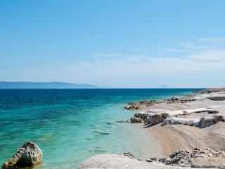 Strand, kristallklares Meer