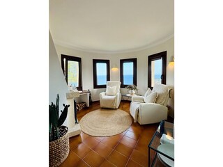 Wohnzimmer mit Meeresblick