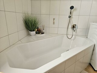 Große Badewanne schön Dekoriert