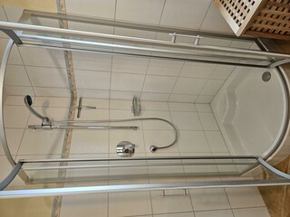 Dusche im Bad