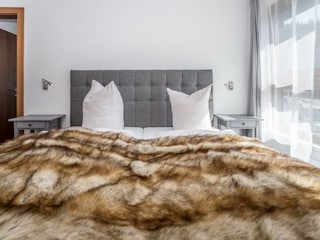 Groß (©defrancesco_Suite_Spielberg-14)