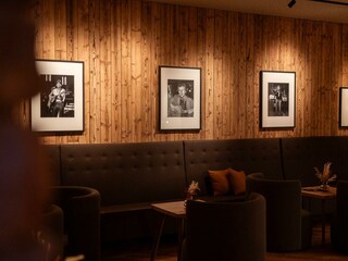 Lobby Lounge (4)