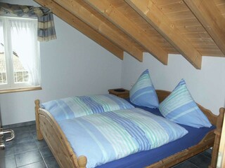 Schlafzimmer 1