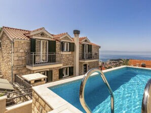 Hermosa Villa Elizabeta con spa en Makarska