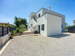 - App Ana with Shared Pool and Jacuzzi