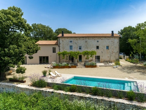- Villa Batalini