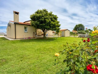 Ferienhaus Rajki Außenaufnahme 2