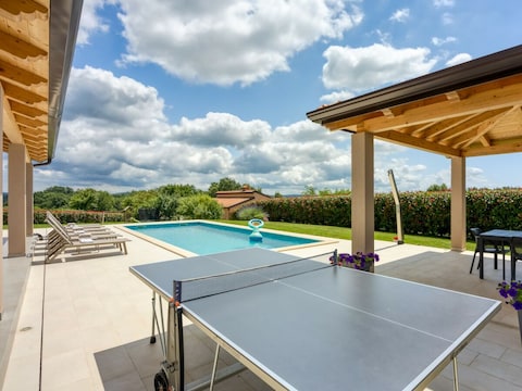 - Villa Jože