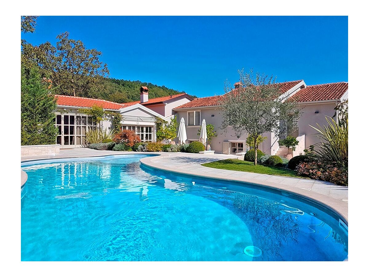 - Villa Zita with Pool and Wellness