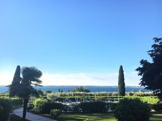 Pool und Seeblick