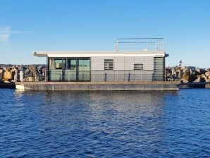 Huisboot Woonboot in Laboe op de Kiel Foerde - Laboe - image1