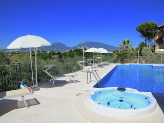 Villa Mosciano Sant Angelo Buitenaudio-opname 11