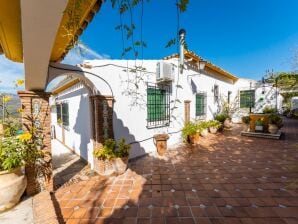 Holiday house Holiday home with pool and beach bar - Priego de Córdoba - image1