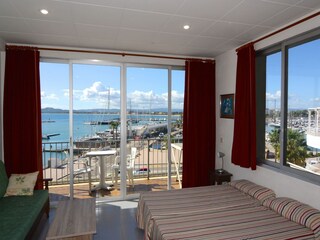 Apartment L'Estartit Features 21