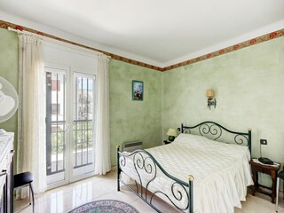 Apartment Roses Features 15