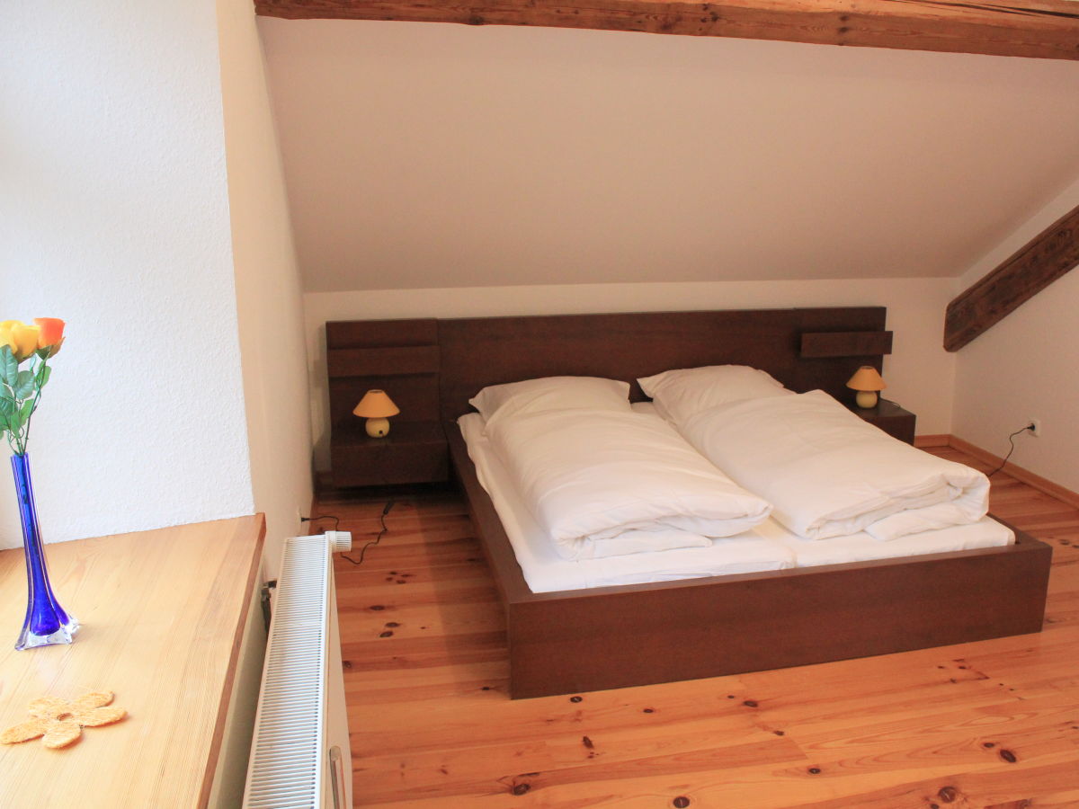 Schlafzimmer (1 DZ mit 1 Zusatzbett), ob. Etage