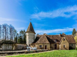 Kasteel Lurcy-Lévis Buitenaudio-opname 1