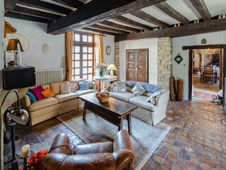 Castello Lurcy-Lévis Caratteristiche 23