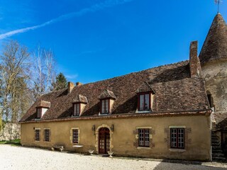 Castle Lurcy-Lévis Outdoor Recording 4