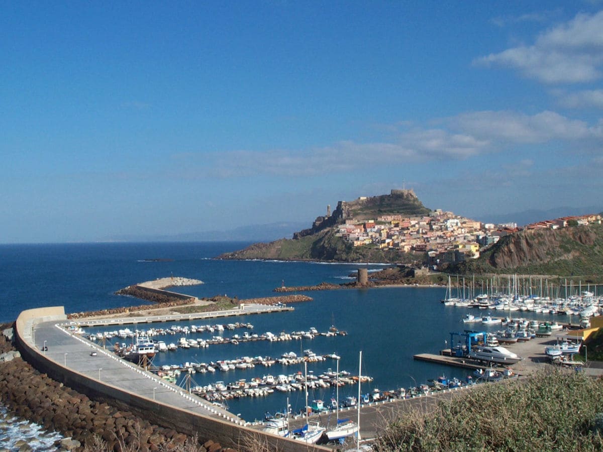 Castelsardo (11 km)