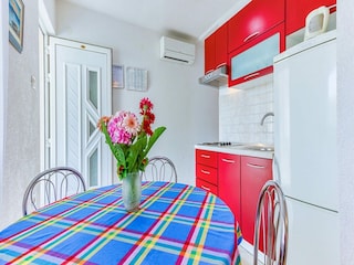 Apartment Postira  9