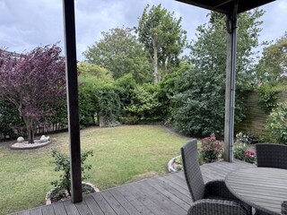 Terrasse mit Garten