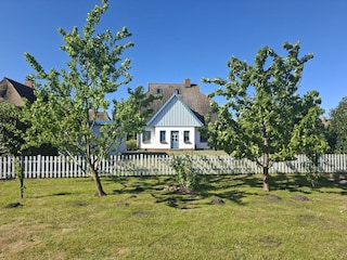 Haupteingang Blick von der Koppel