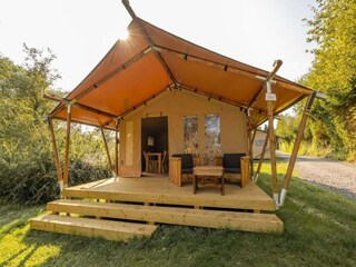Apartment Clavy-Warby Outdoor Recording 1