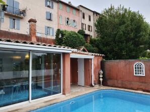 Maison de vacances Maison de Village en France avec Piscine - Fréjus & environs - image1