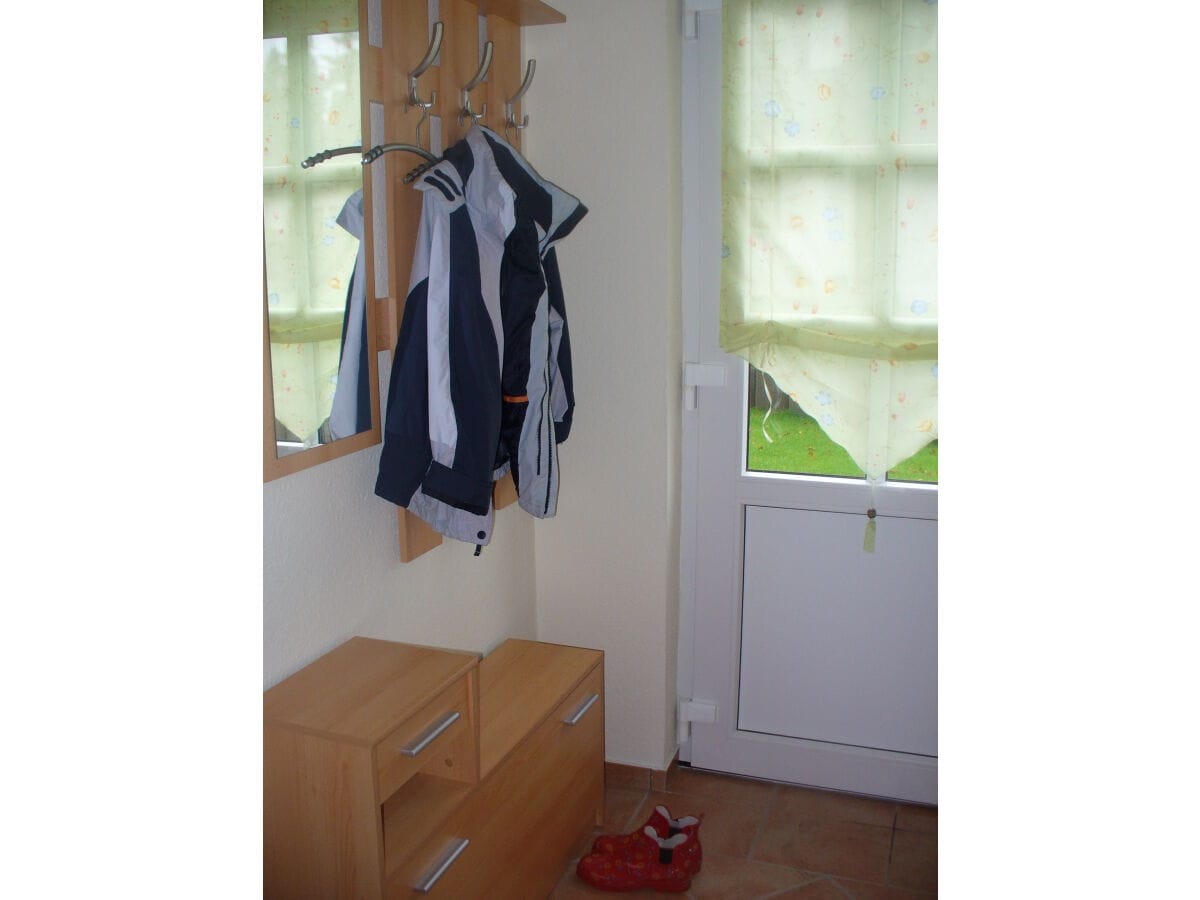 Eingangsflur mit Garderobe,Spiegel und Schuhschrank