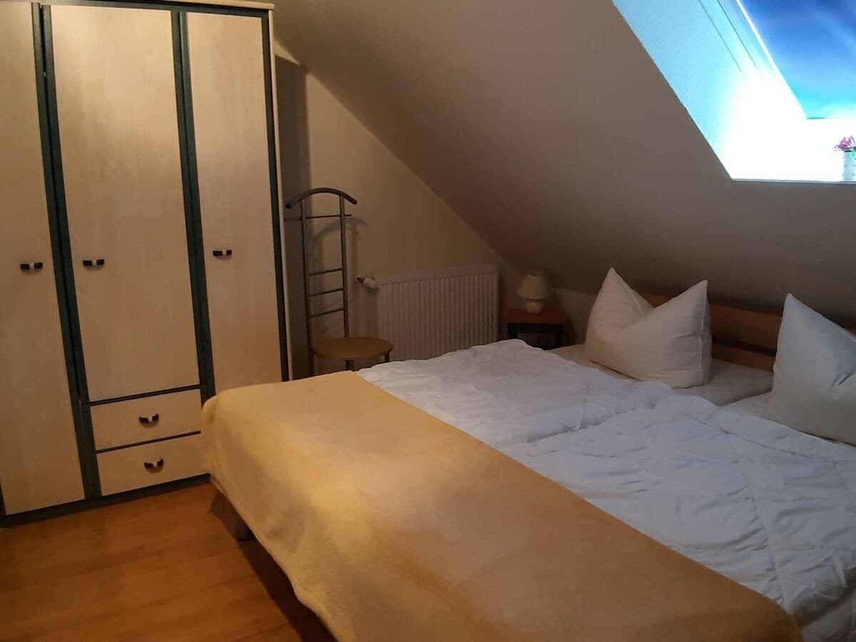 Schlafzimmer 2 OG