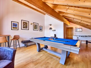 Livingsroom 2 Pooltabel 2nd floor