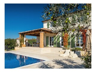 Villa Tar Outdoor Recording 4