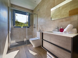 Villa Zeberio Features 15