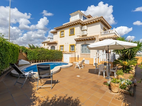 Honey Life Villa by Fidalsa