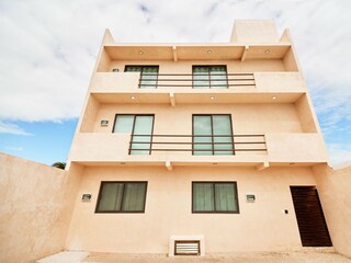 Apartment Welt Outdoor Recording 3