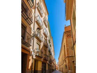 Apartment Welt Outdoor Recording 1