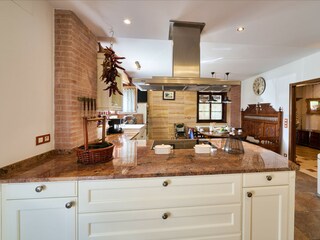 Villa Zeberio Features 16