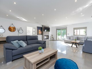 Villa Almoradi Features 17