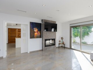 Villa Almoradi Features 20