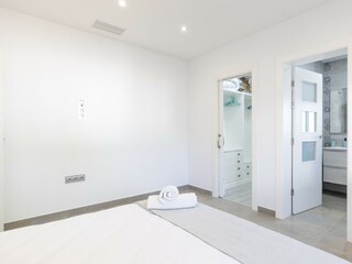 Villa Almoradi Features 29