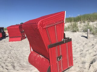 Strandkorb nahegelegener Strand