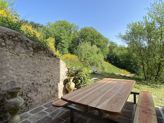 Terrasse mit kleinem Garten
