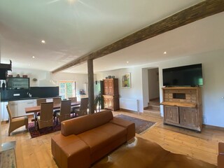 Living/dining area, 1F