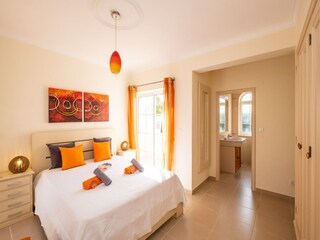 Villa Almancil Features 15