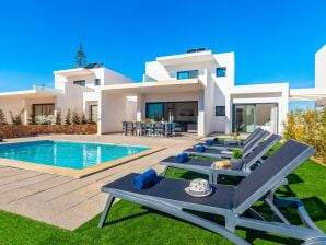 Elegant Villa, Private Pool, BBQ, A/C & Wi-Fi - Sesmarias - image1