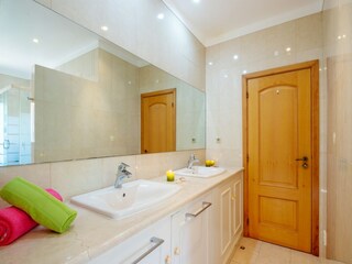 Villa Vale do Garrão Features 26
