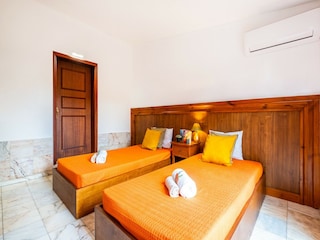 Villa Ferreiras  38