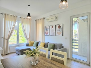 Apartment Gjiri Lalzit  11